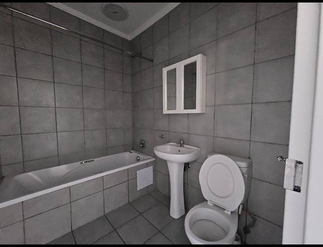 2 BEDROOM PROPERTY TO RENT IN FLORIDA